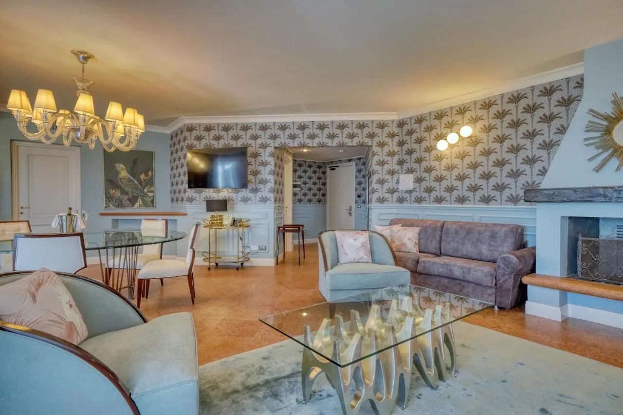 Palazzo Della Scala Spa Hotel Suites & Apartments Λατζίζε