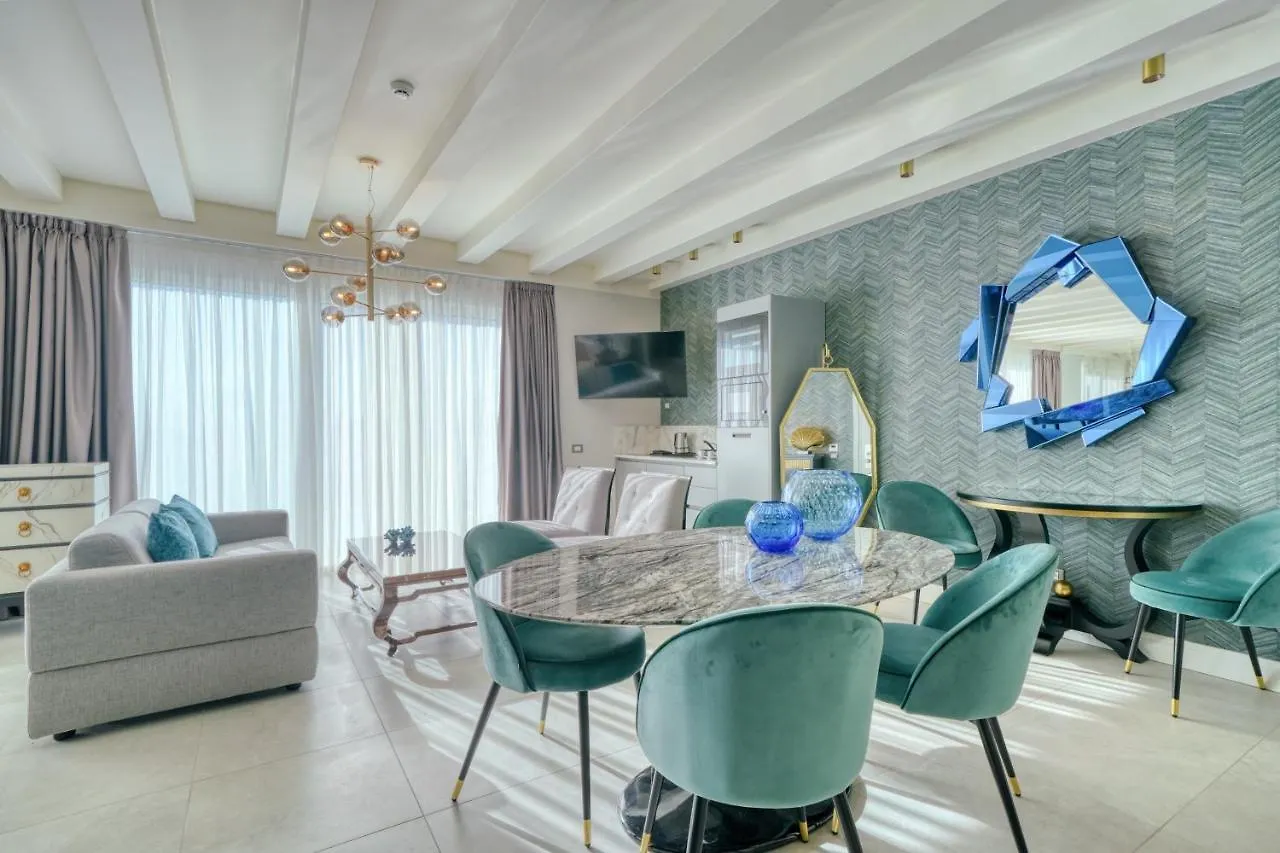 Palazzo Della Scala Spa Hotel Suites & Apartments Λατζίζε 4*,