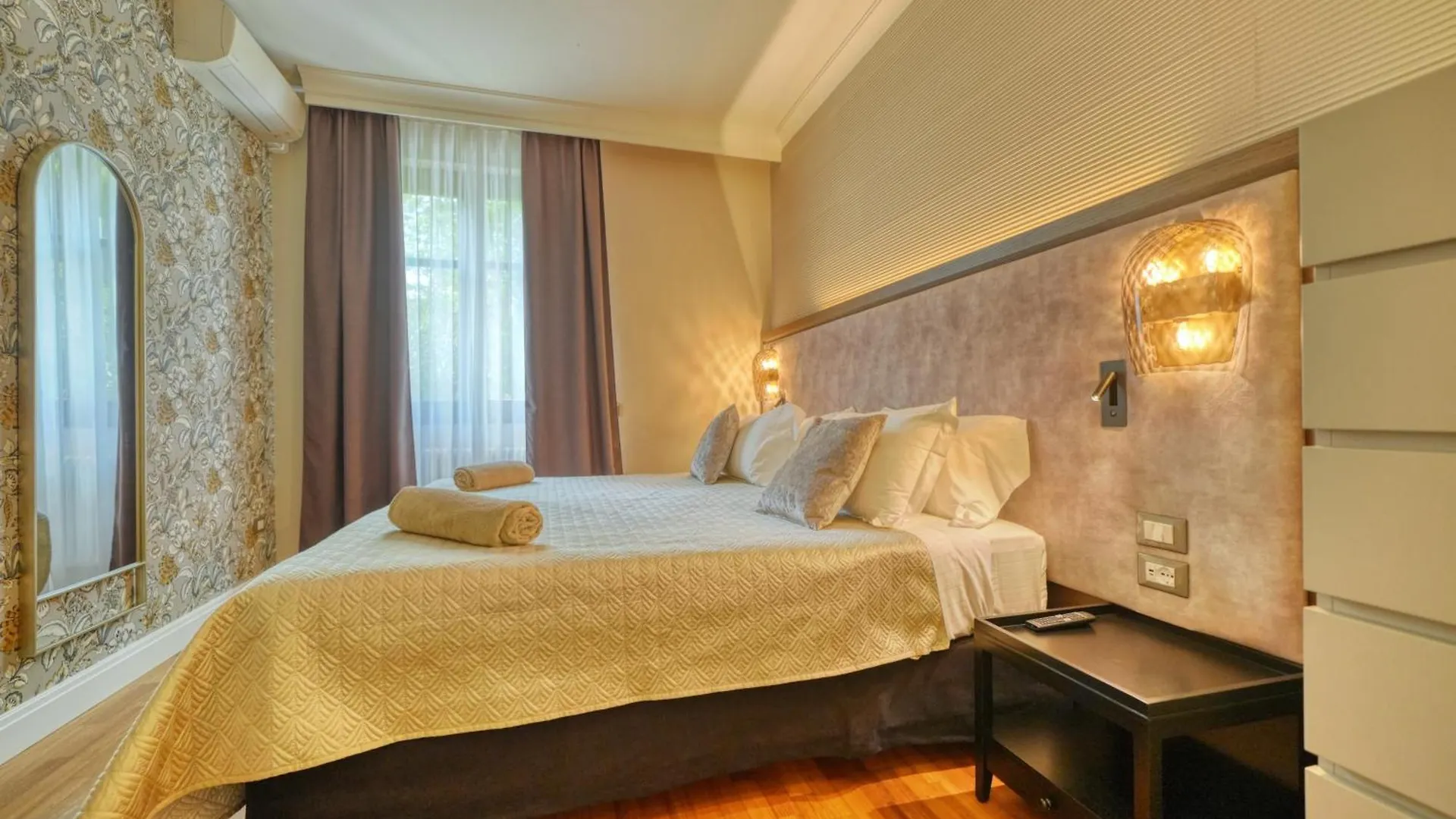 Palazzo Della Scala Spa Hotel Suites & Apartments Λατζίζε