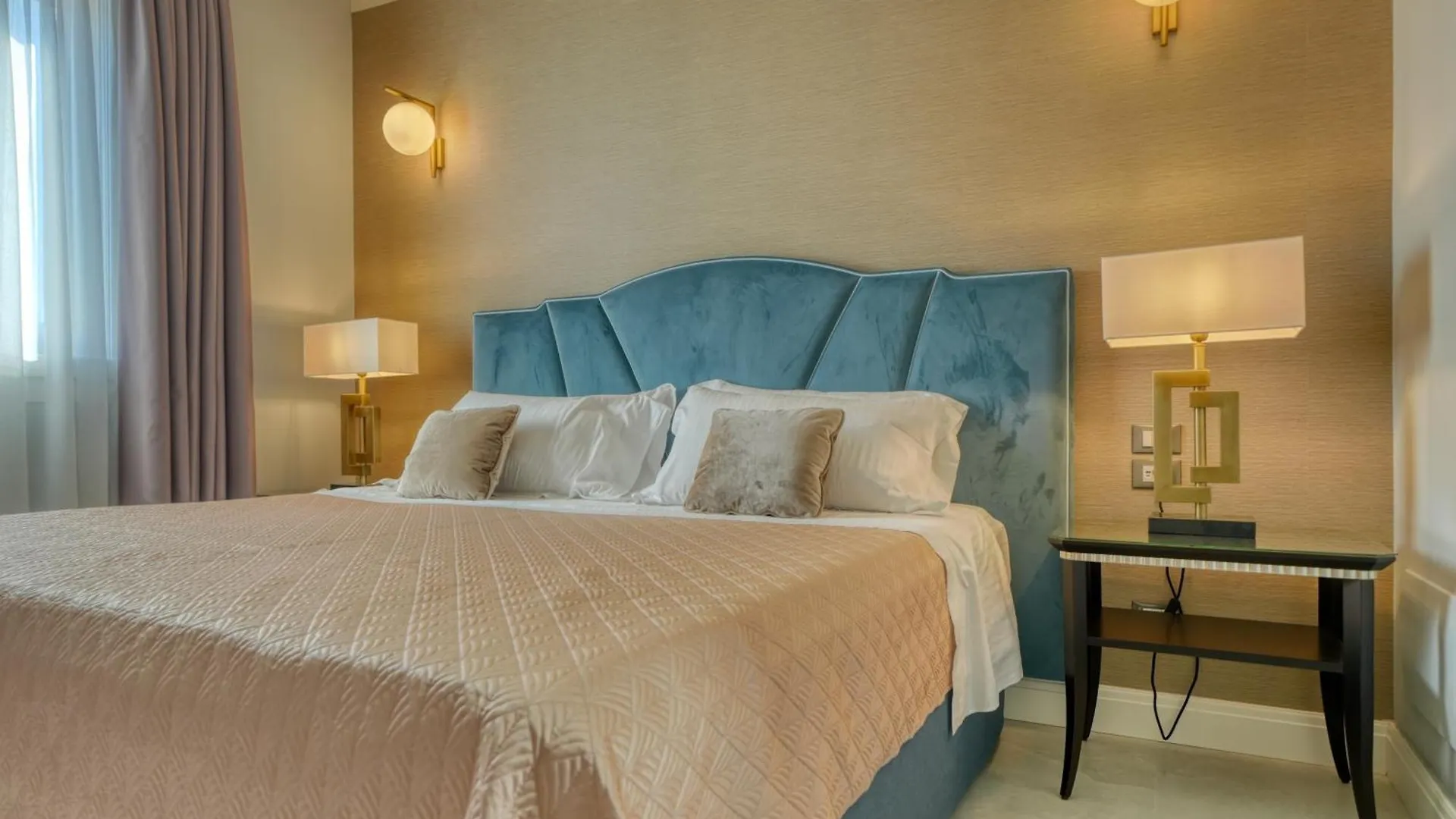 Palazzo Della Scala Spa Hotel Suites & Apartments Λατζίζε